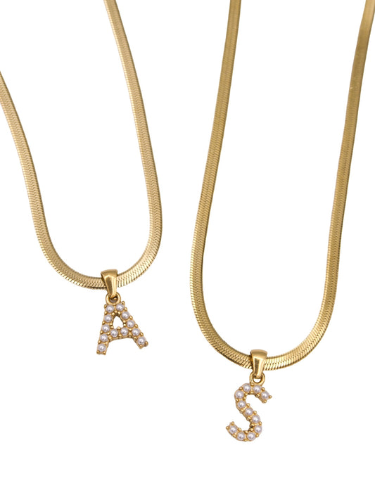 BIG DEBUT Pearl Initial Necklace