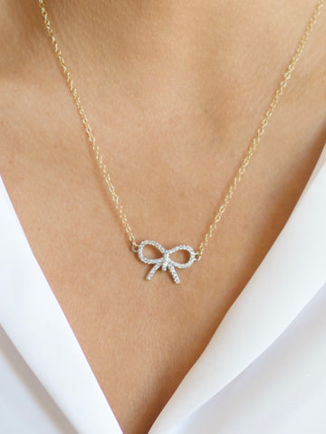 PRIM & PROPER Bow Necklace