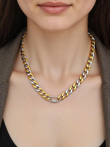 GREAT ESCAPE Carabiner Necklace